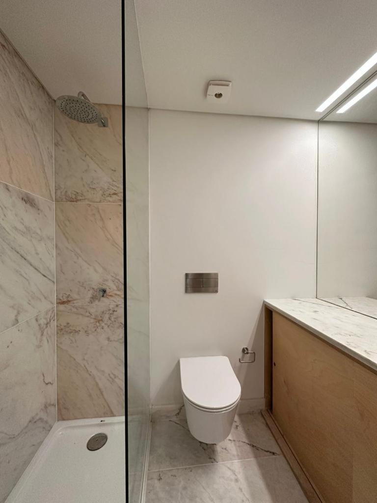 Bedroom In Shared House In Chiado - Historic Center Of *