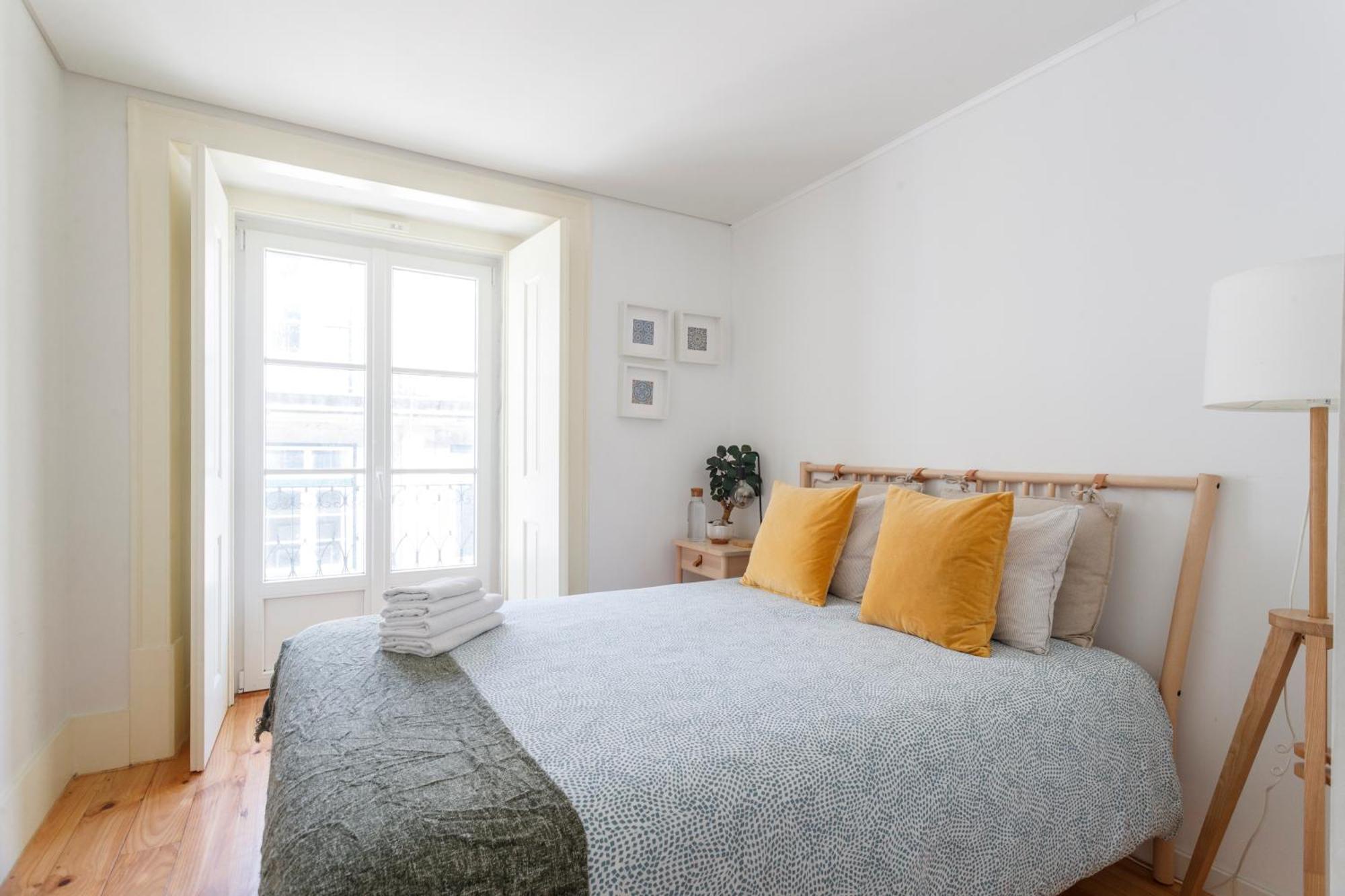 Bedroom In Shared House In Chiado - Historic Center Of Privatunterkunft